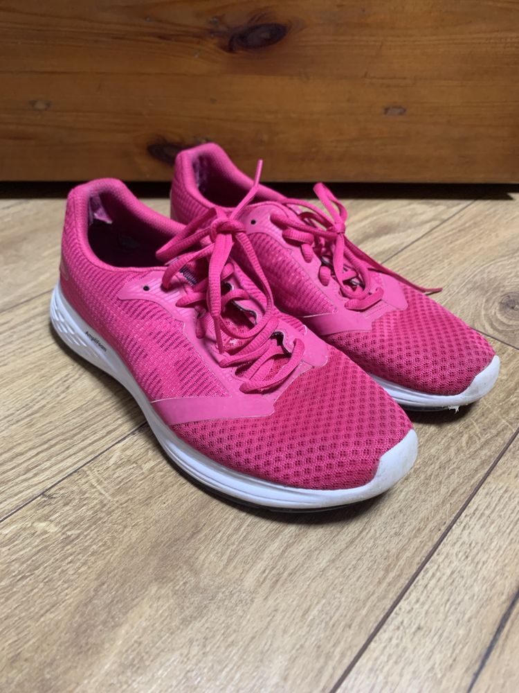 Asics 38 розмір.