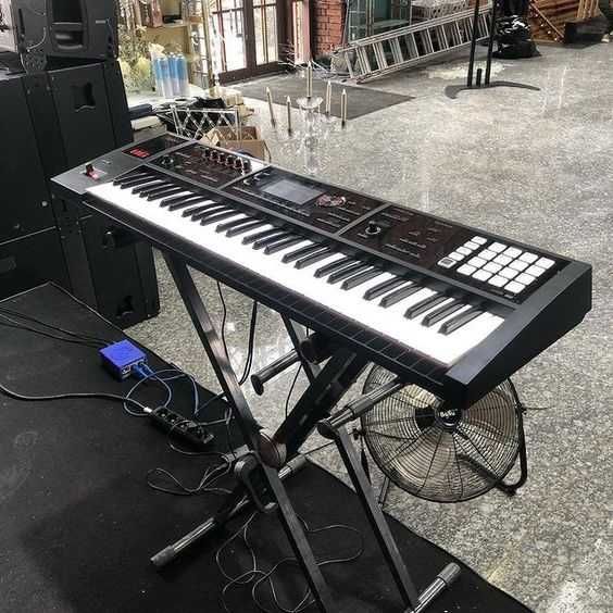 Sintetizador Roland FA-06