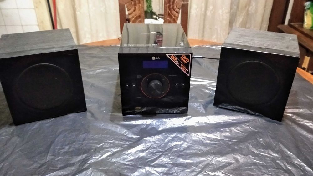 Aparelhagem de som marca LG.
