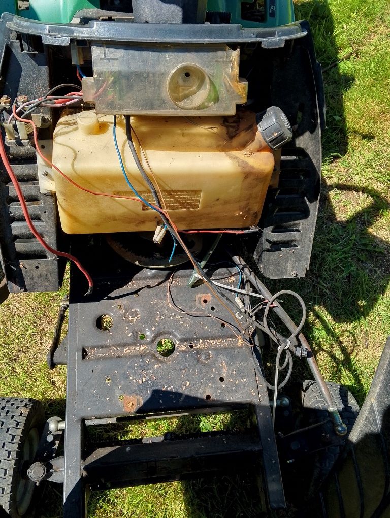 Traktorek kosiarka TCP 102 hydro,bez silnika i kosiaka