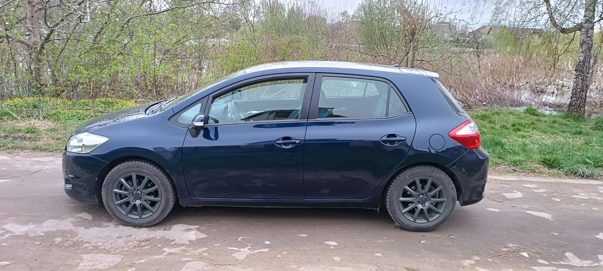 Продам авто Toyota auris