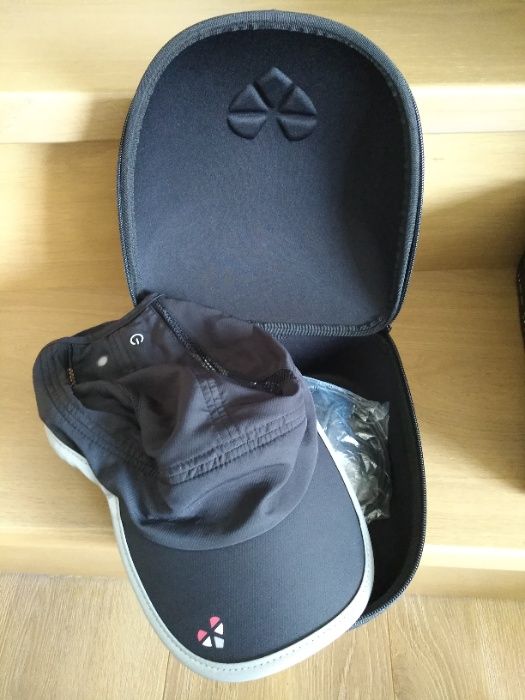 Czarna czapka z wbudowanym czujnikiem LifeBEAM Hat rozmiar 56.5 cm