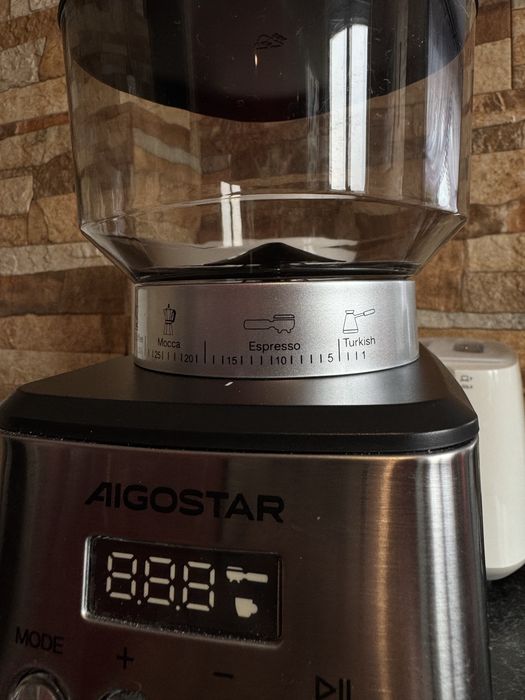 Ekspres Breville PrimaLatte II, Młynek żarnowy Aigostar Flavor