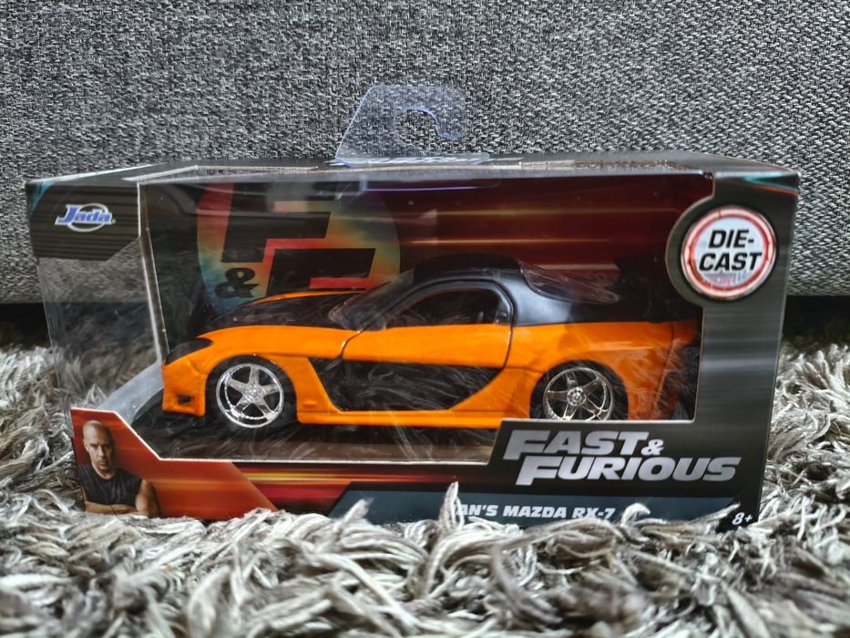 Carros Velozes e Furiosos 1:34 25€ Cada.
