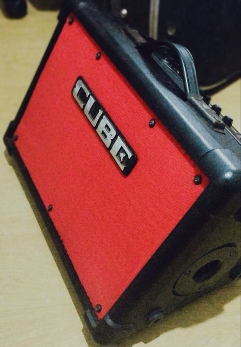 Conjunto contrabaixo eletrico stagg + roland cube street ex + suporte