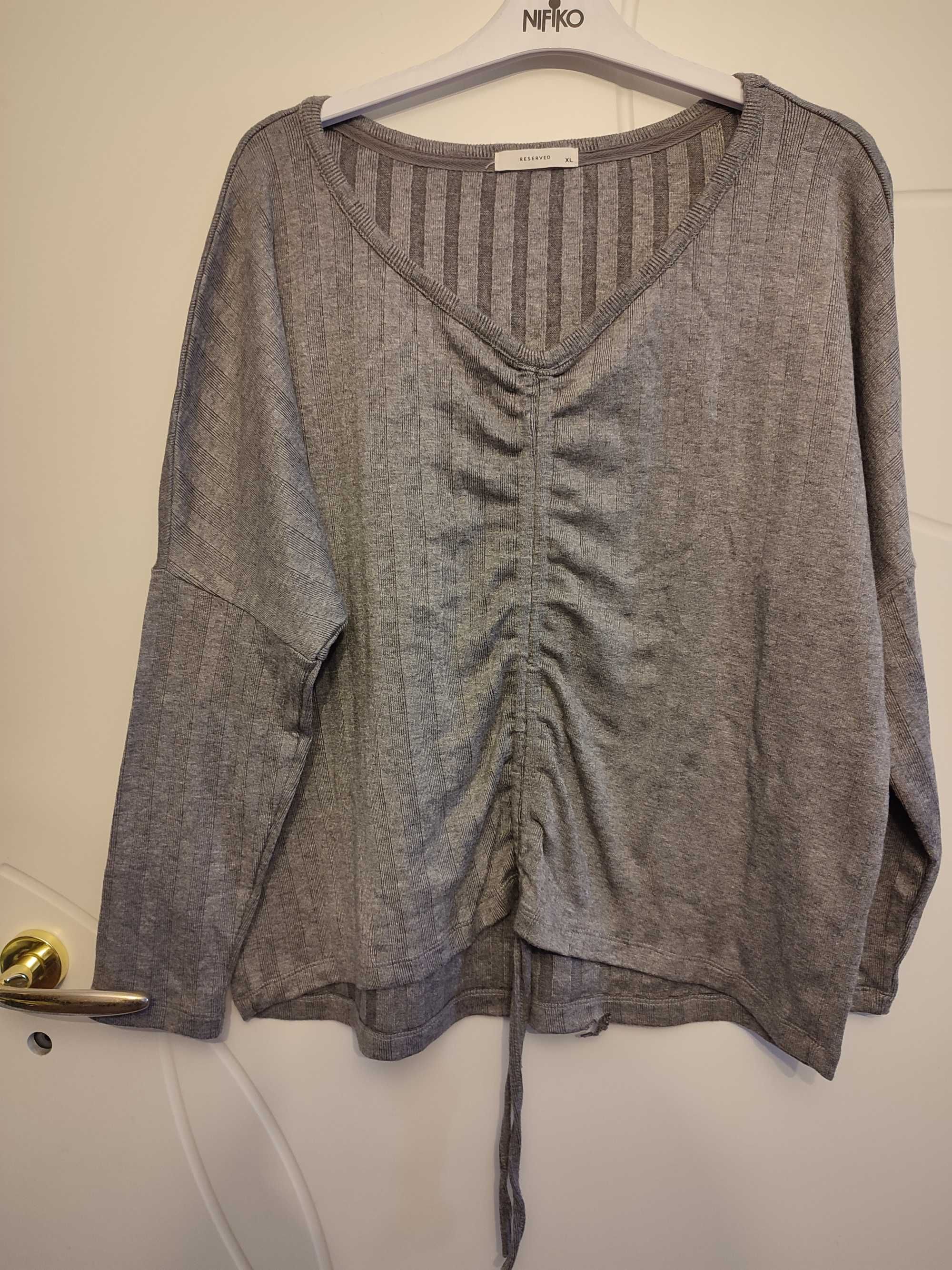 Reserved rozmiar XL sweterek bluzka