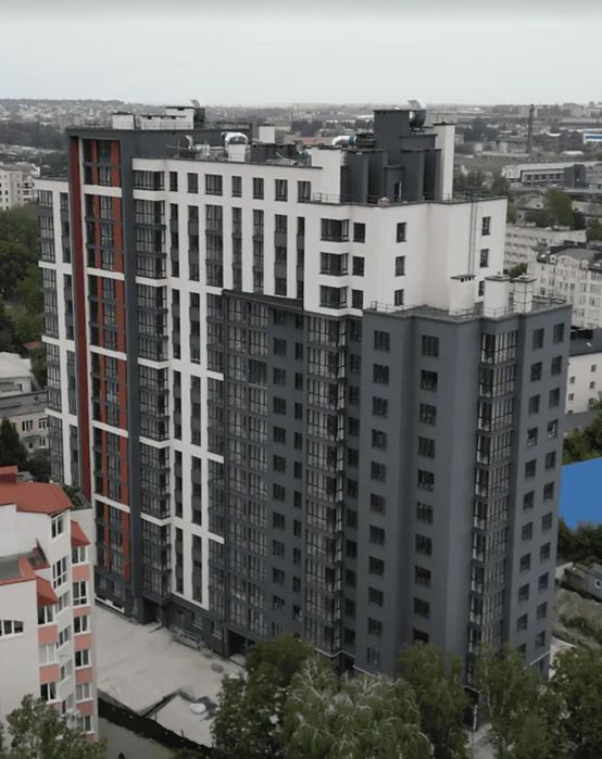 Продаж 2к квартири 61 кв. м на вул. Полковника Данила Нечая