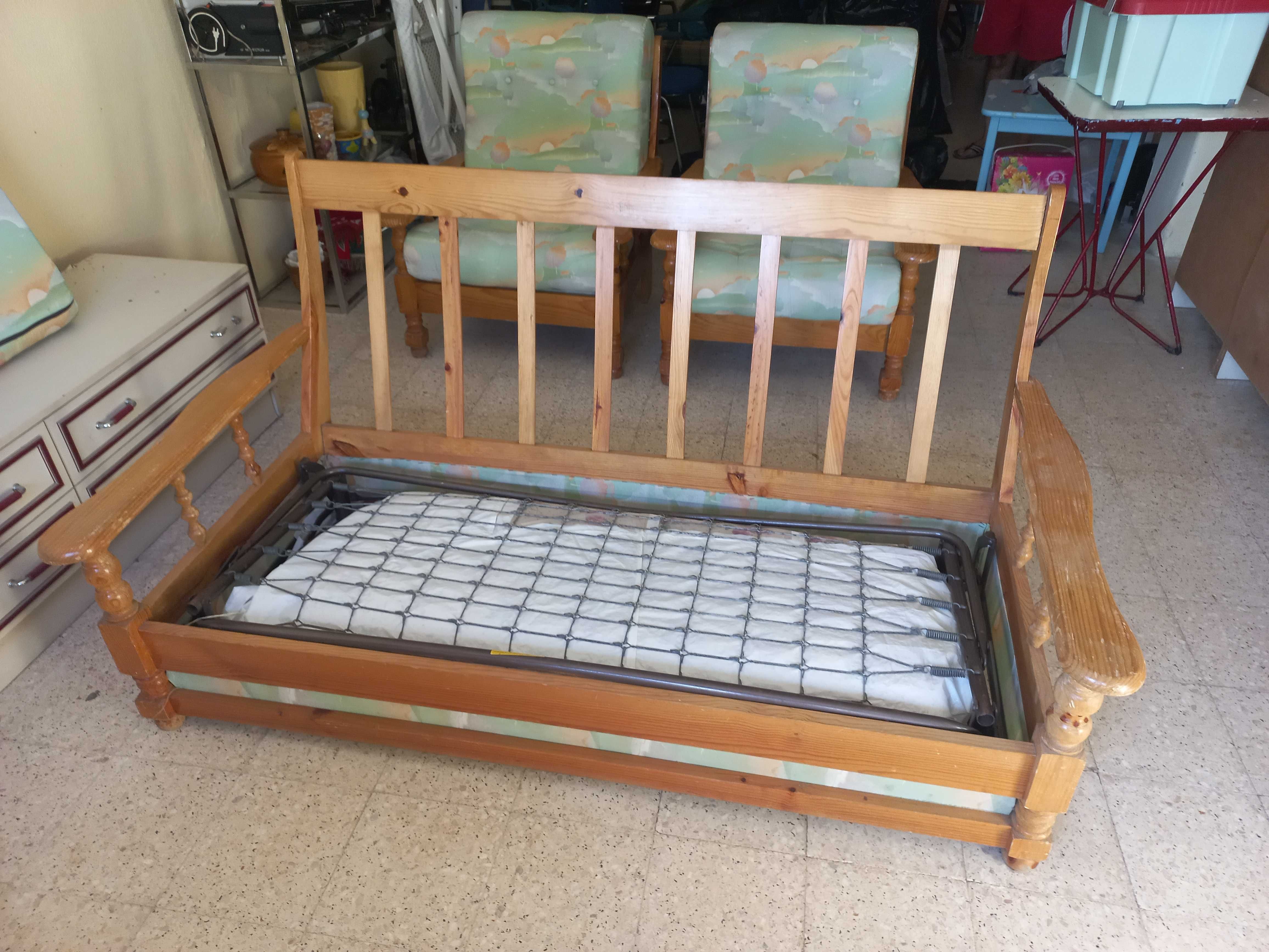 Conjunto Sofá-cama + 2 Cadeirões em pinho (estilo casa de praia)