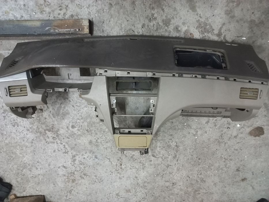 Продам центральну консоль чері елара