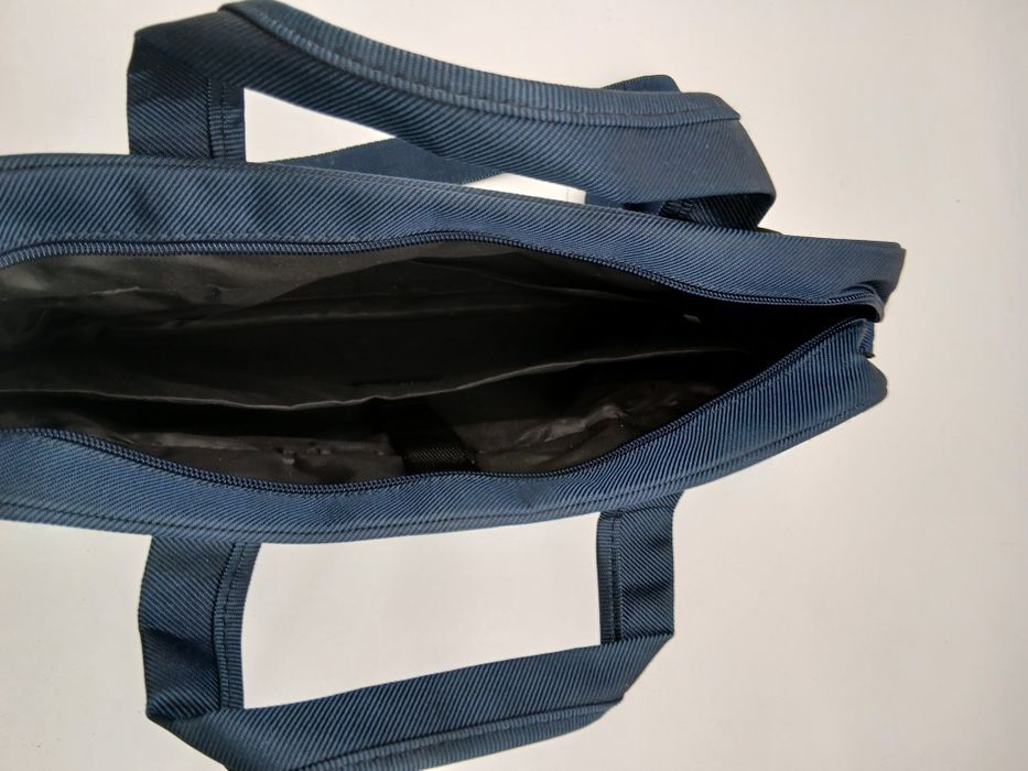 Mala tiracolo azul para tablet até 10"