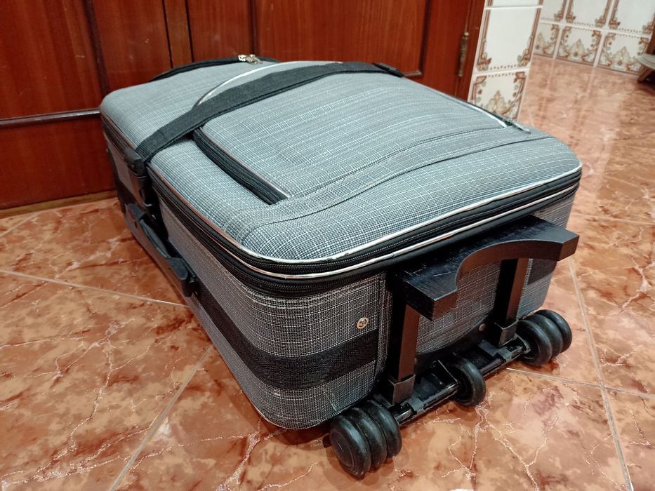 Mala malas de porão até 23 kg viagem casa quarto apartamento vivenda.