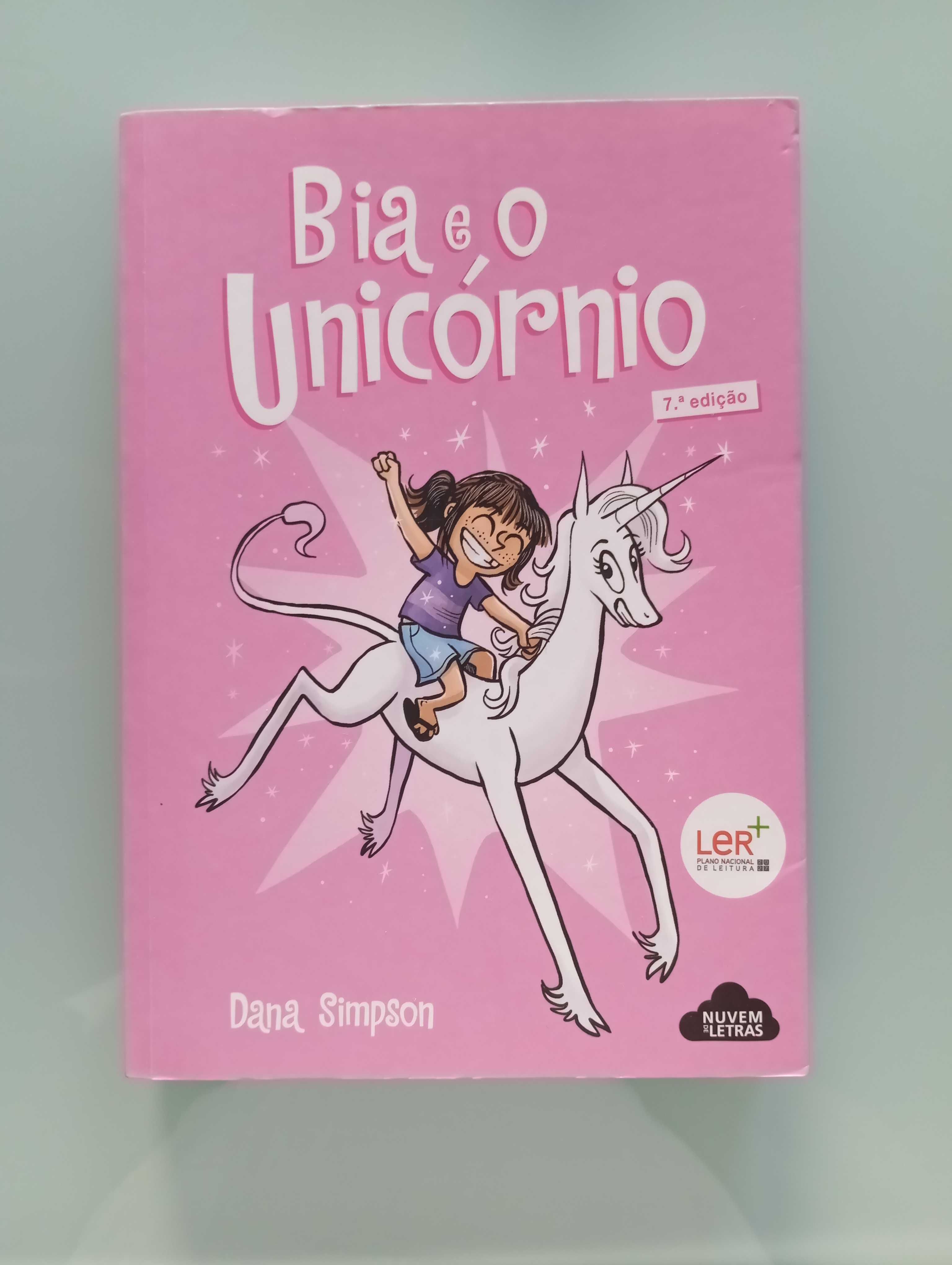 Livro "Bia e o Unicórnio" de Dana Simpson