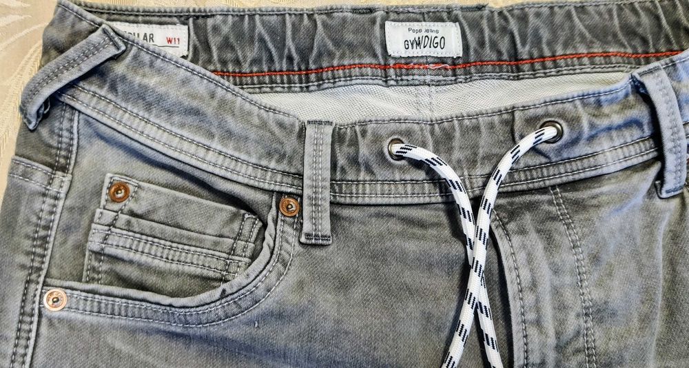 Calções de ganga p/ rapaz marca Pepe Jeans (W31)