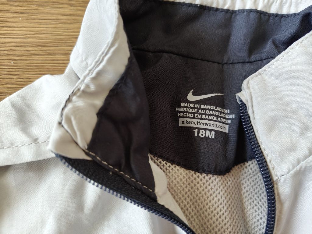 Kurtka NIKE wiatrówka r. 18 miesięcy
