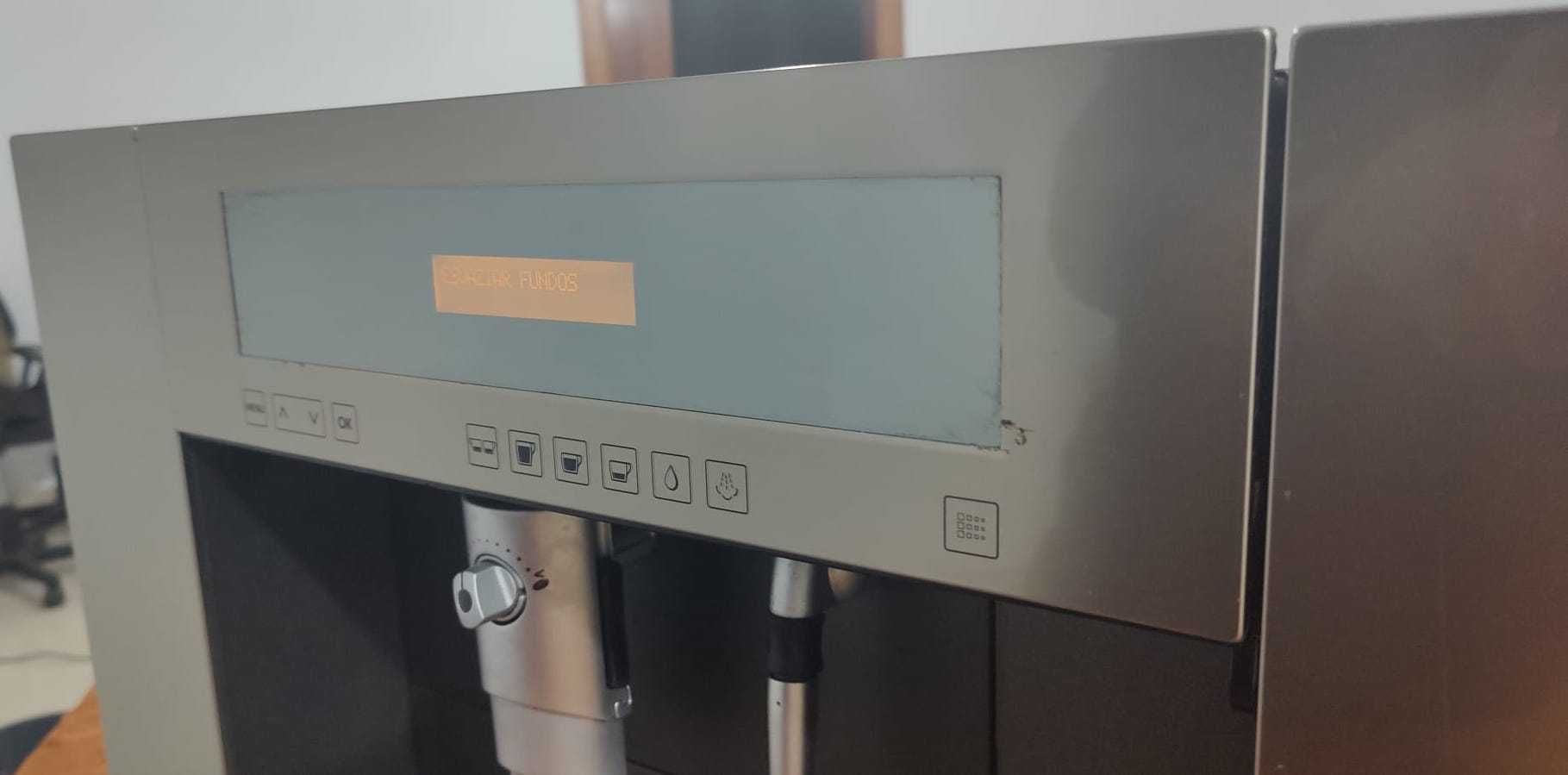 Máquina de Café Ariston MCA 16 de encastrar