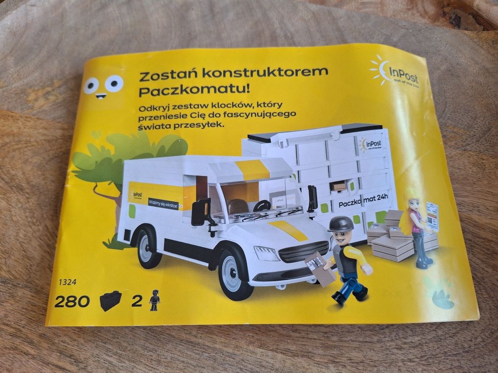 Klocki cobi InPost paczkomat samochód