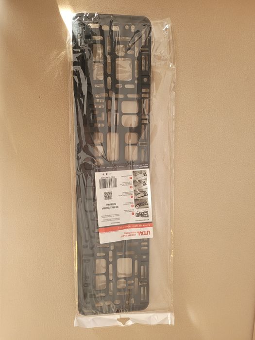 NOWA ramka tablicy rejestracyjnej czarna