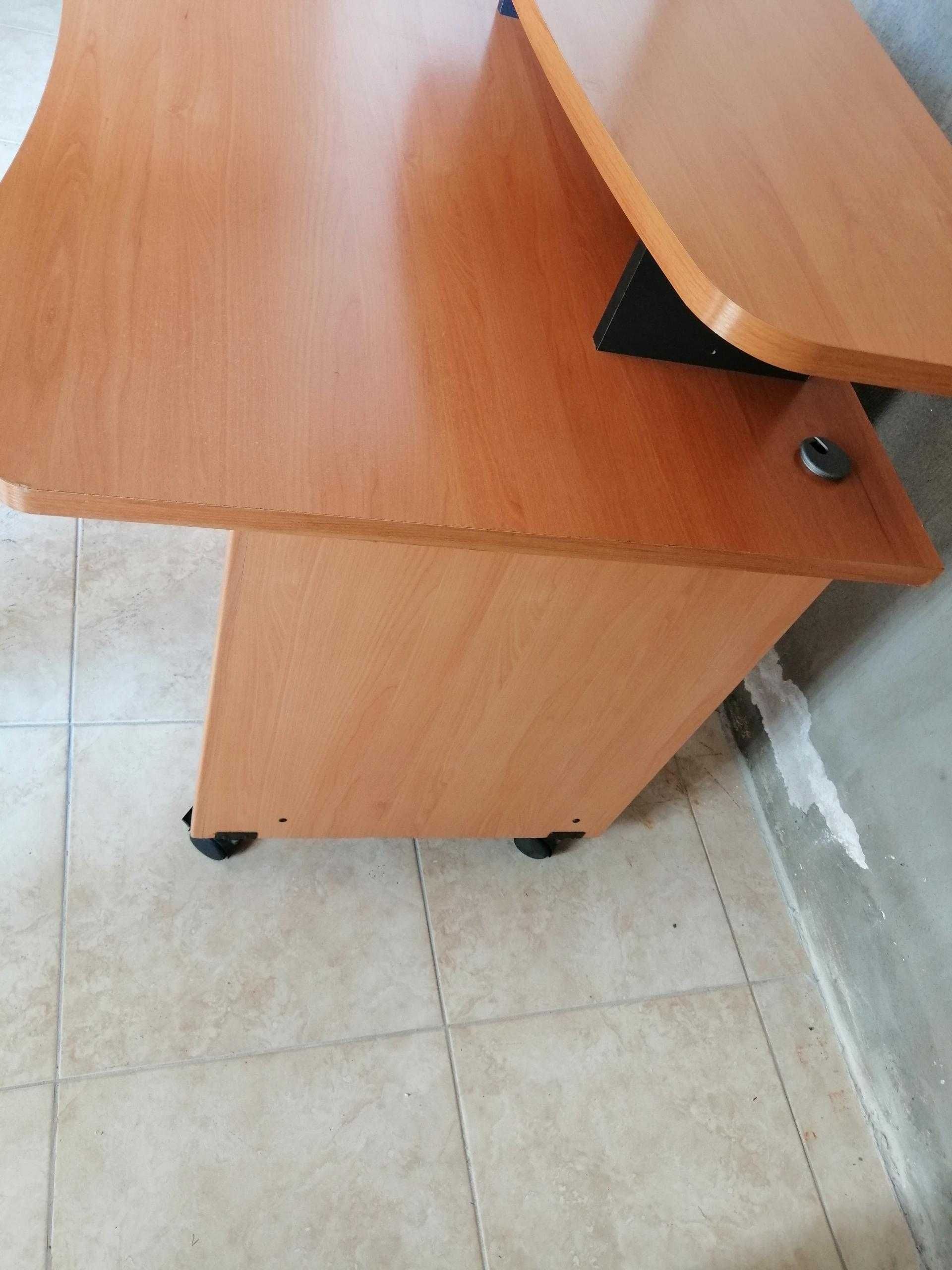 Mesa/Secretária em madeira