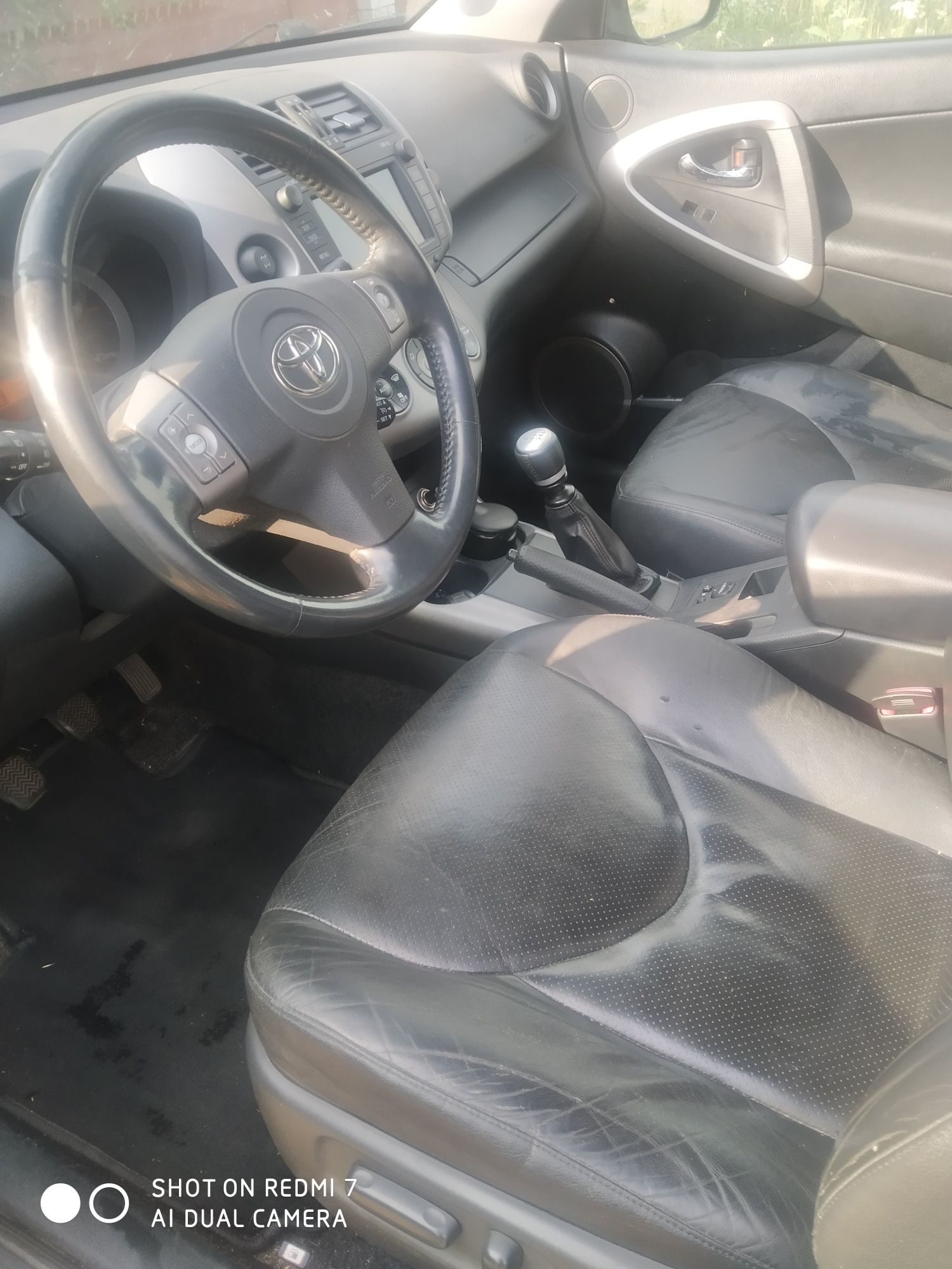 продам тойота RAV 4