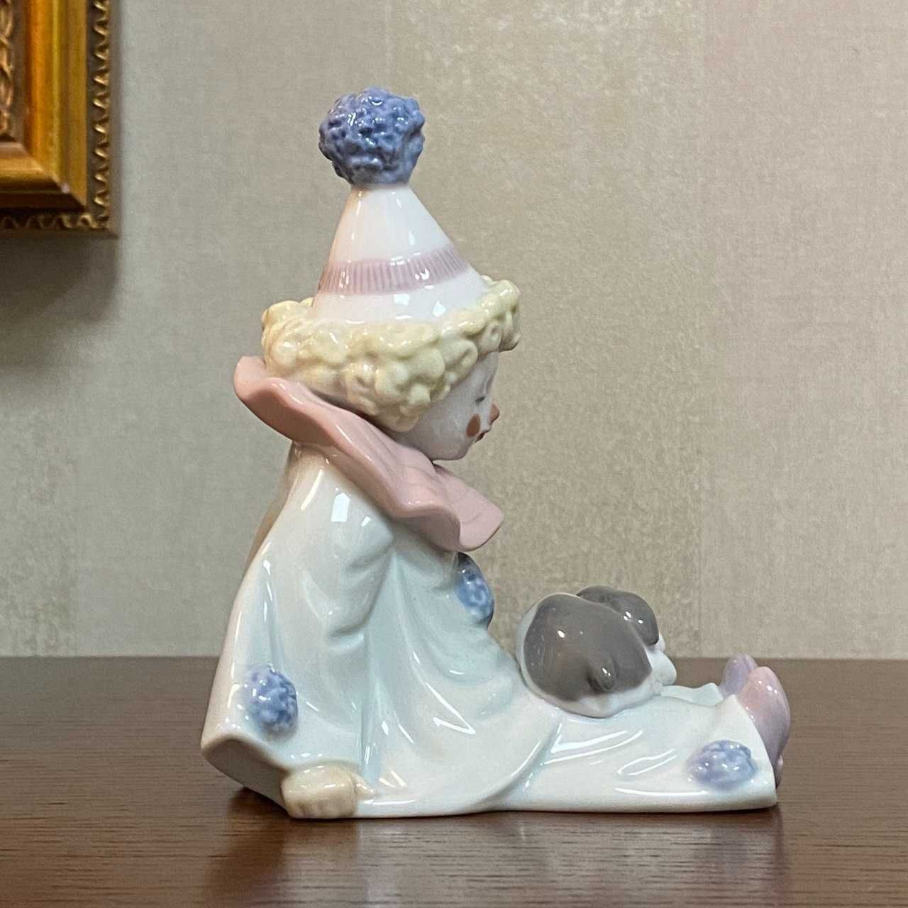 Фарфоровая статуэтка Lladro «Клоун Пьеро с щенком»