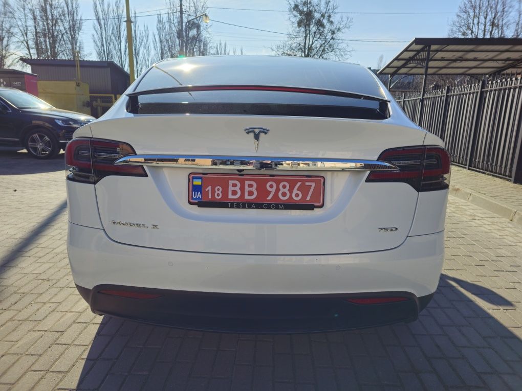 Tesla Model X  75D Європа не битий Intel