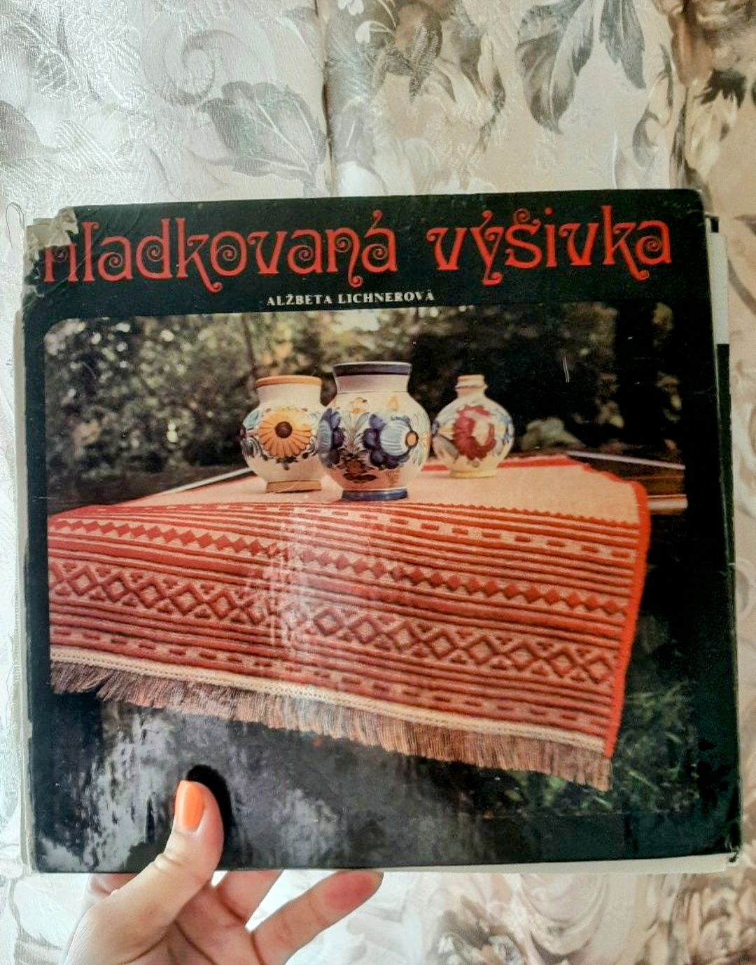 Книга гладка вишивки ( Альжбета Лихнерова)