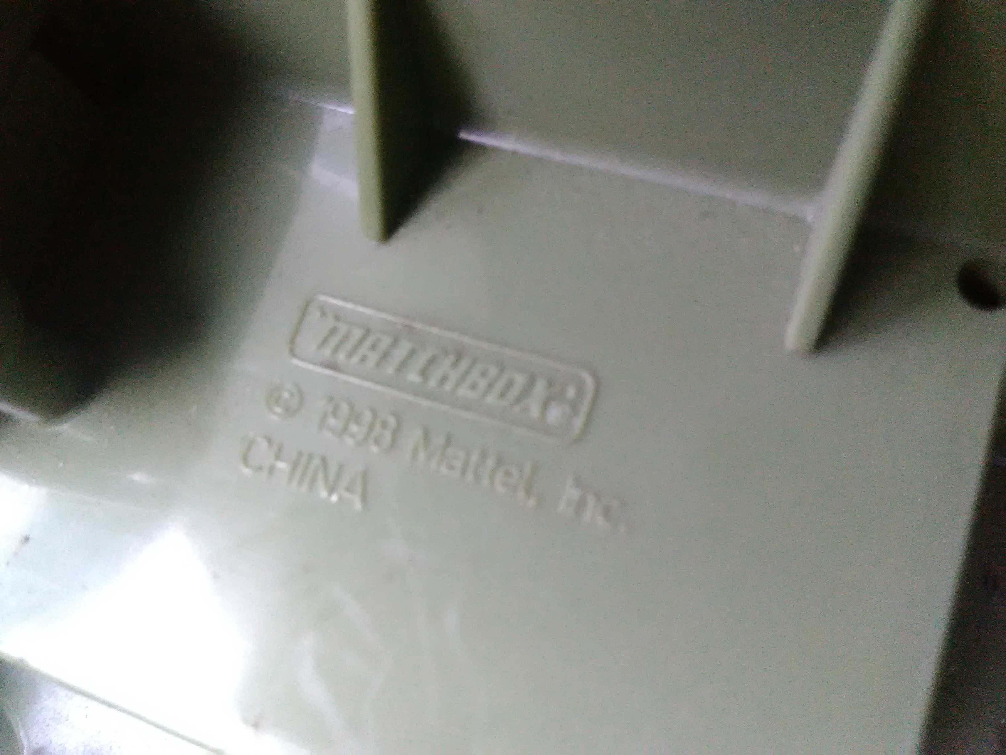 model 1998 MATCHBOX Mattel pojazd gąsienicowy wojskowy kosmiczny czołg