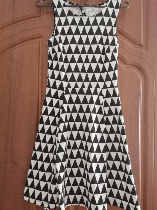 Продам гарну сукню Н&М