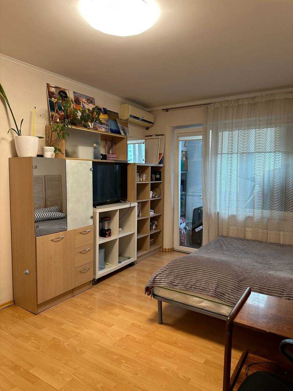 Продам 1 комнатную  квартиру на Таирова