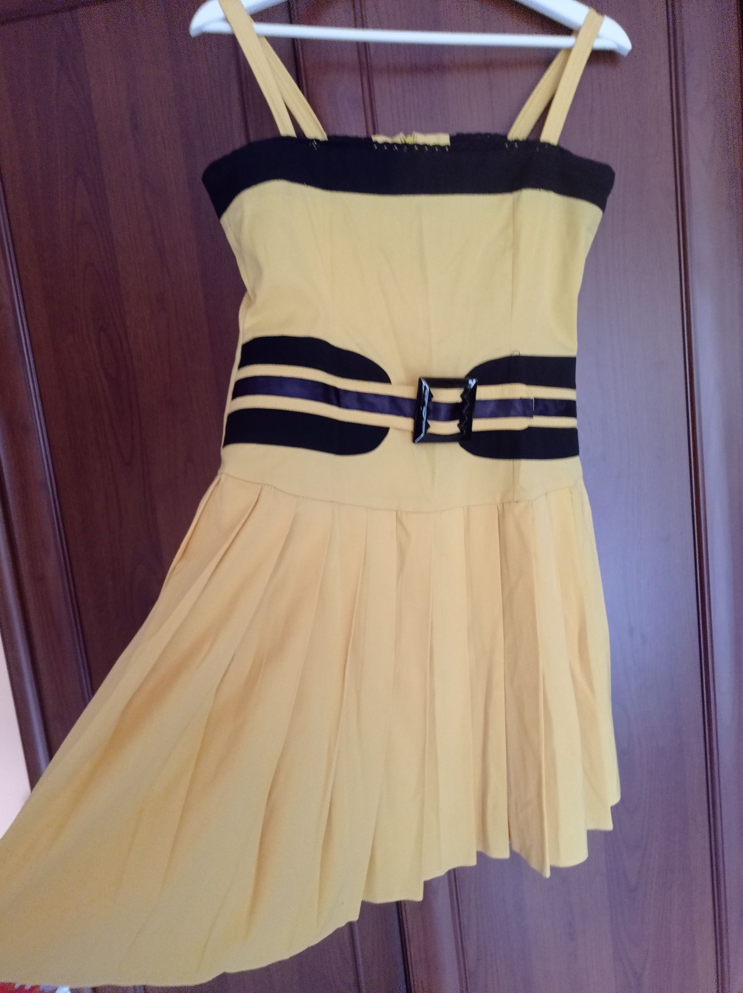 sukienka pszczółka żółto czarna na naramkach