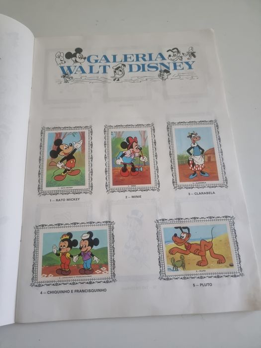 Caderneta da Disney