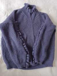 Włoski sweter damski z ozdobnymi rękawami rekawami