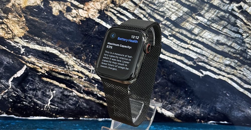 Apple Watch  Series 4 Black Stainless Steel 40 mm GPS LTE