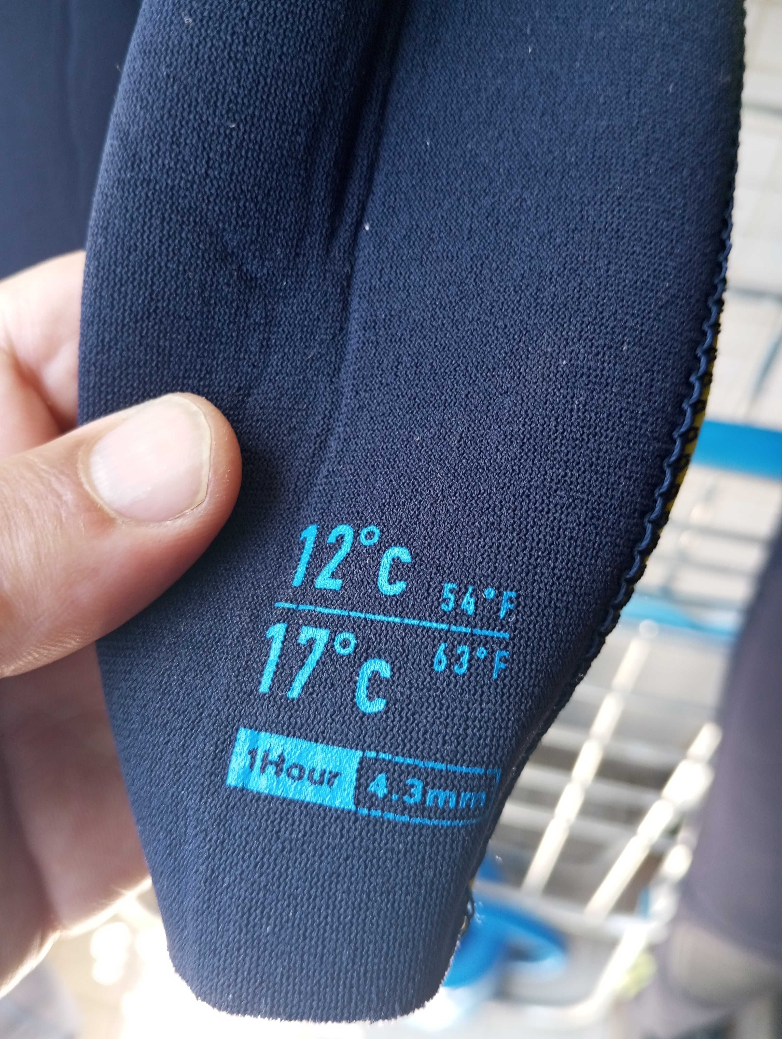 VENDO FATO DE SURF, 4/3, 6 ANOS, COMO NOVO - ENVIO À COBRANÇA
