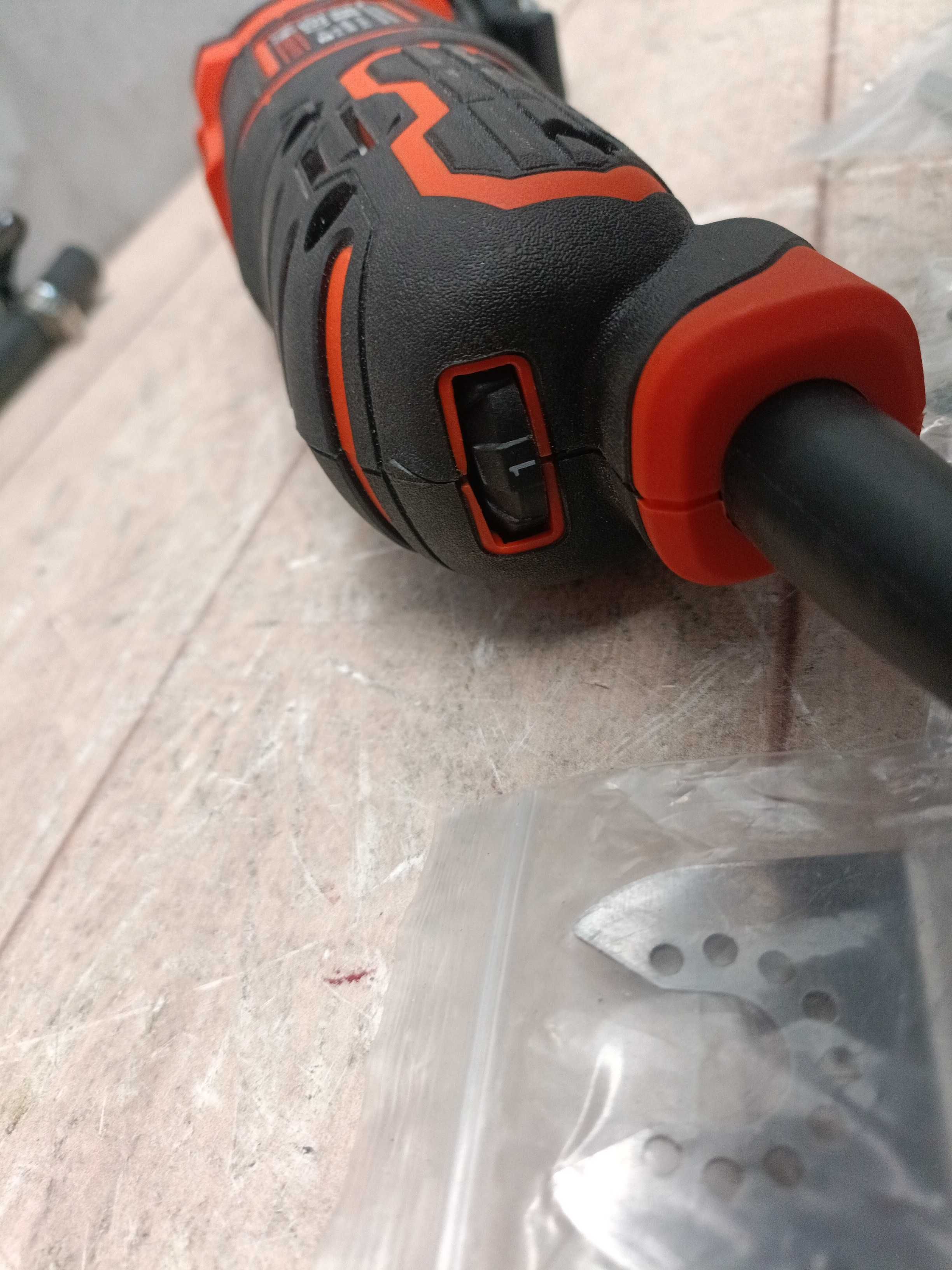 BLACK+DECKER MT300KA багатофункціональний інструмент різак