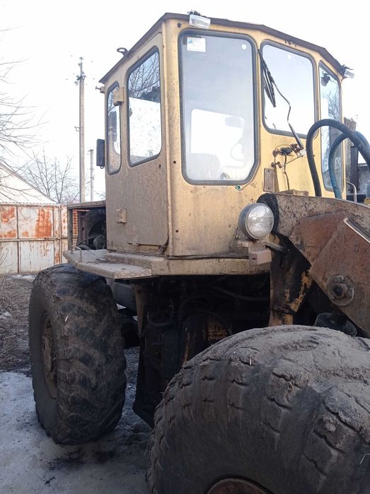 Продам фронтальний навантажувач то18. Стан робочий.