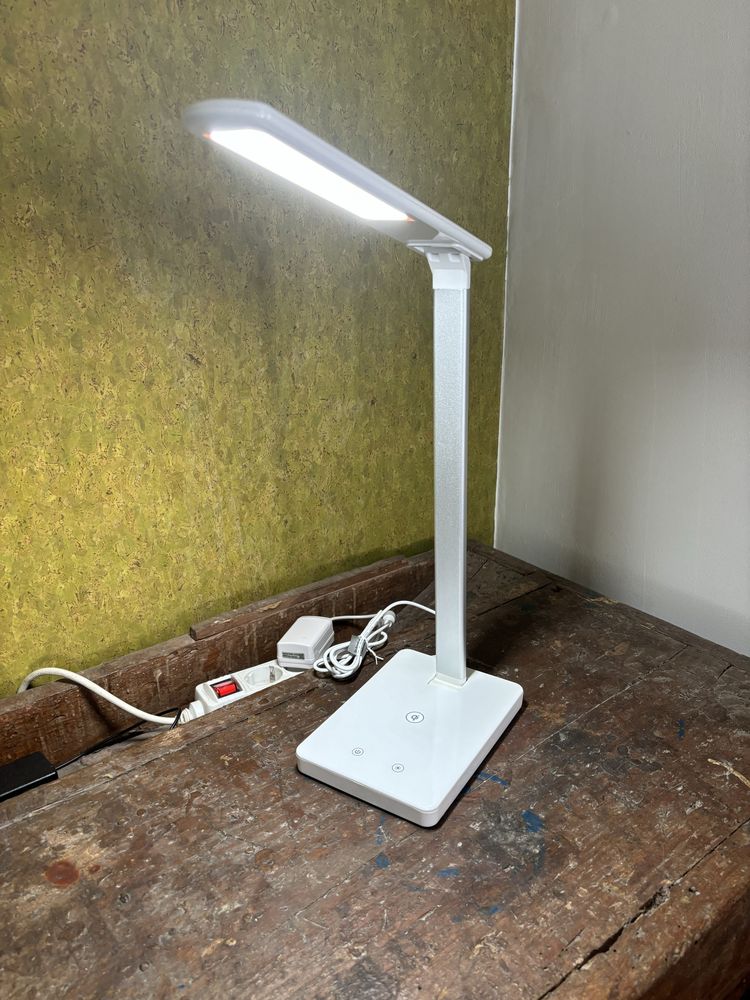 Candeeiro de Mesa Dobrável com Carregamento Wireless Branco