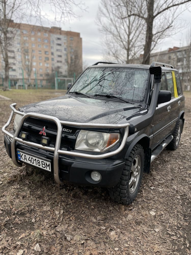 Продам Mitsubishi Pajero Pinin 2001г обьём 1,9 бензин