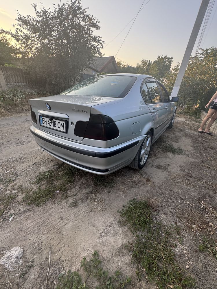 Продам BMW E46 2.0 на ручке
