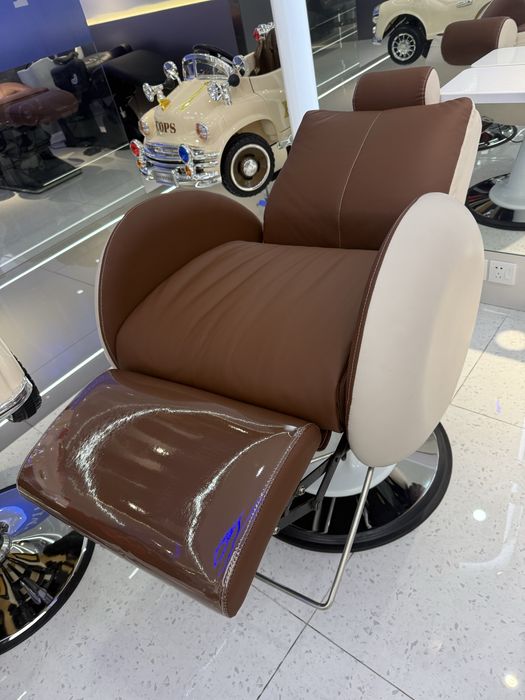 Cadeiras cabeleiriro e rampas lavar cabecas