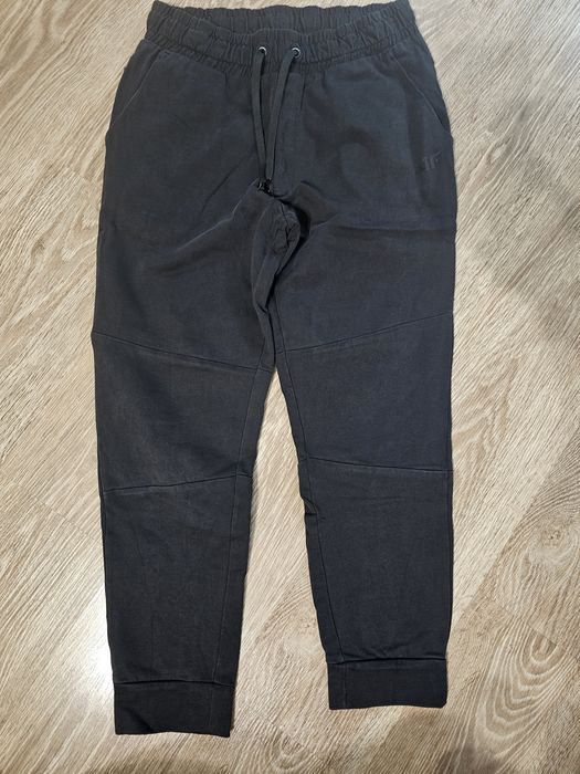 Spodnie dresowe męskie 4F