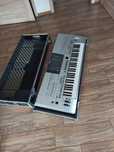 Tyros 3 wraz z hard case