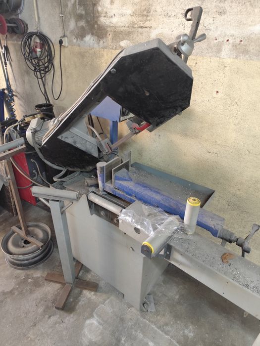 Serrote de fita em bom estado