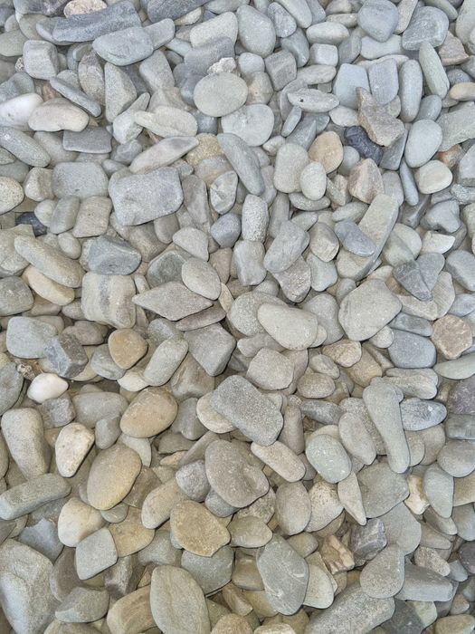 Ziemia ogrodowa czysta  kamień drenażowy  iinne materiały sypkie