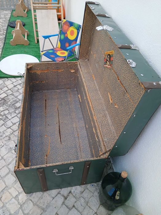 Arca Baú antiga para arrumos ou decoração