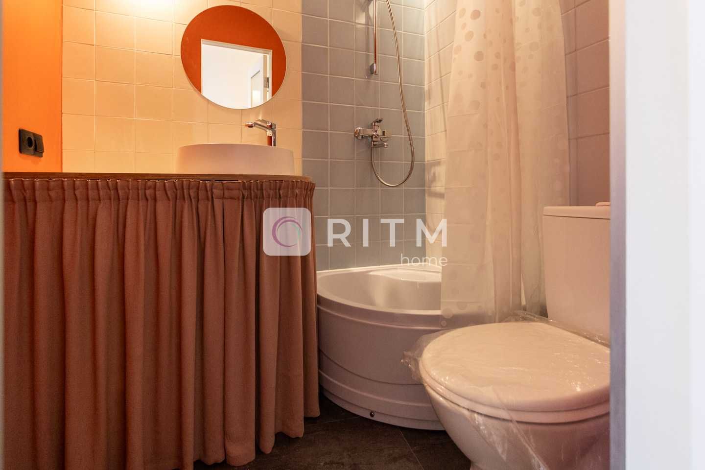 Продаж 1-к. квартири з ремонтом в центрі міста по вул. Довга
