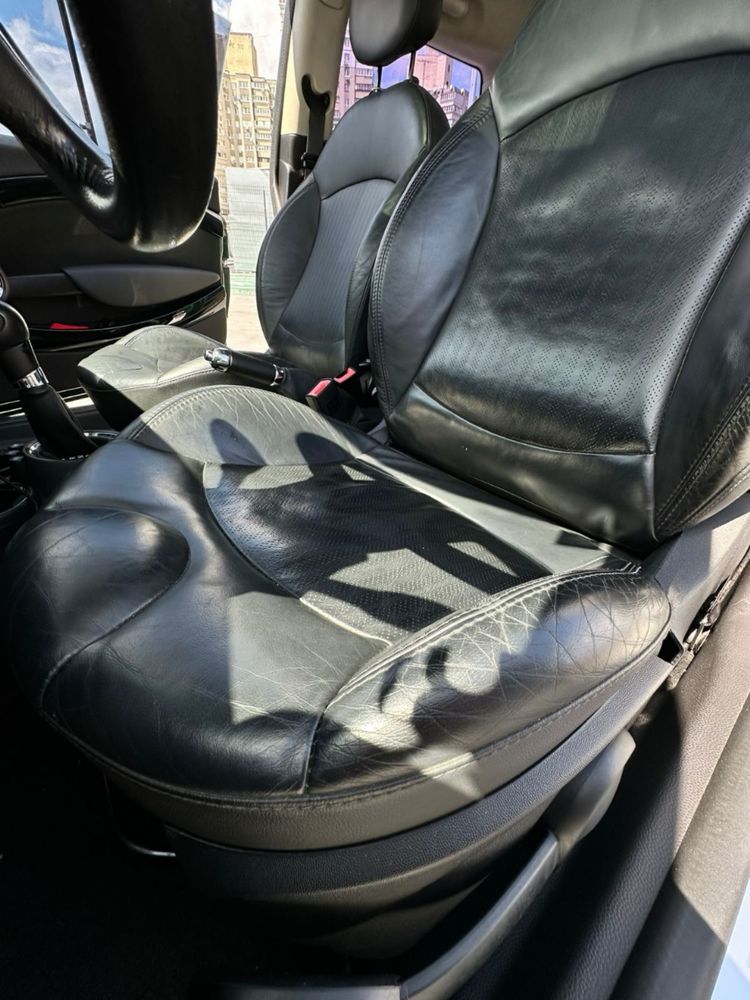 Автомобіль MINI
