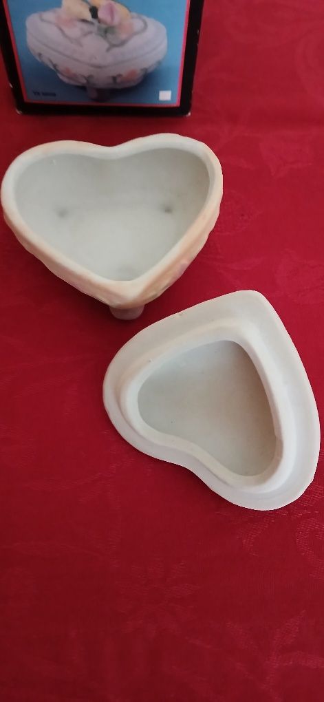 Caixa decorativa em porcelana, nova