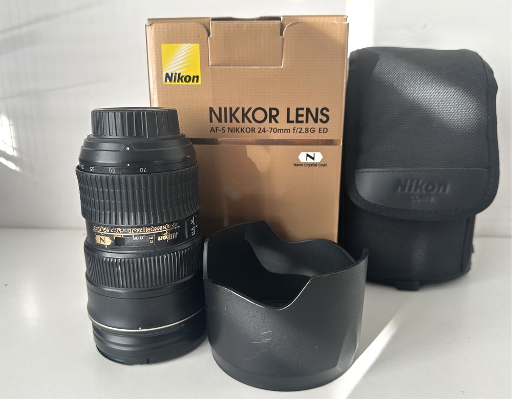 Об'єктив Nikon AF-S Nikkor 24-70mm f/2.8G ED