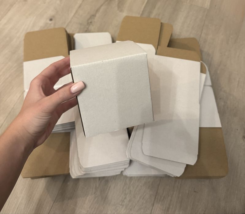 Karton biały fasonowy 10x10x10 cm